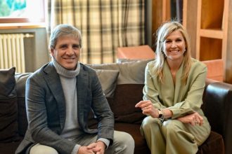 Luis Caputo y Máxima Zorreguieta: Encuentro en el Foro Llao Llao
