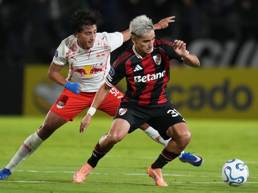 River Plate brilla en Brasil: Beltrán detiene penal y Martínez Quarta anota el gol del triunfo