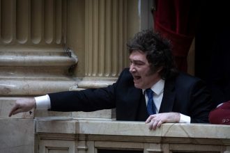 Milei en Llamas: ¿Estrategia Calculada o Impulso Descontrolado?