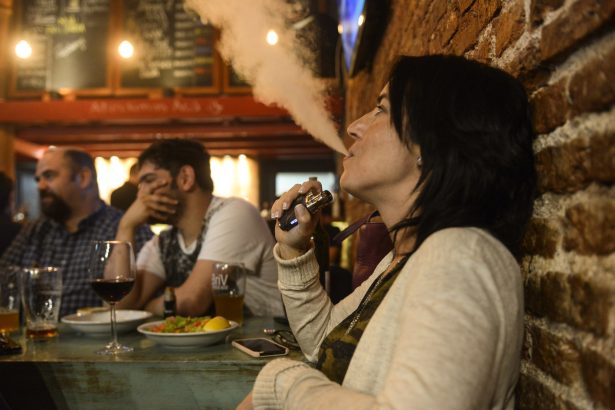 Adiós a la Prohibición: El Gobierno Regula Vapeadores y Tabaco