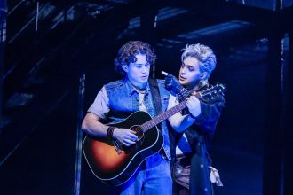 Premios Tony 2023: The Lost Boys y Schmigadoon! brillan con 12 nominaciones