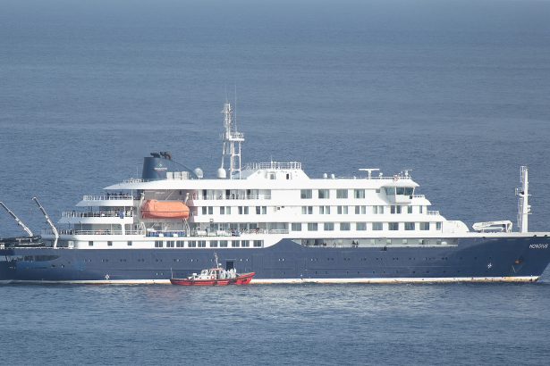 España permite desembarco de crucero con pasajeros del hantavirus