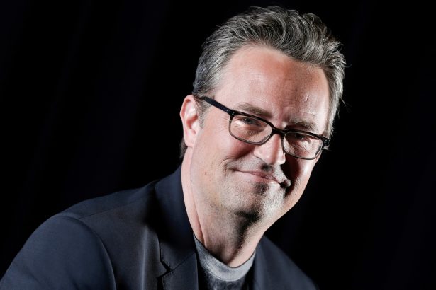 Subasta de Recuerdos de Matthew Perry: ¡Objetos Icónicos de ‘Friends’!