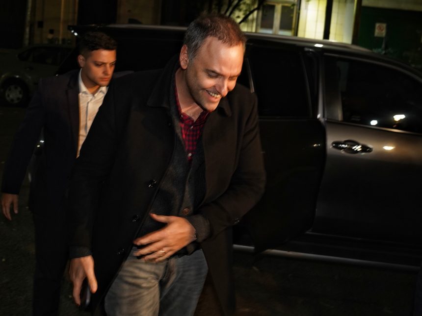 Manuel Adorni evita hablar de sus bienes para no obstruir la Justicia
