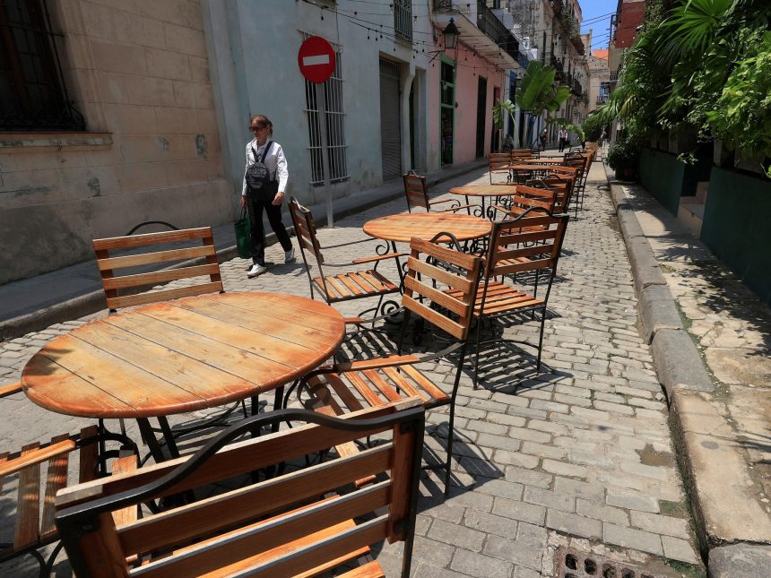 El colapso del turismo en Cuba: crisis para el régimen castrista