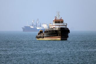 Irán establece agencia para controlar transporte en el estrecho de Ormuz