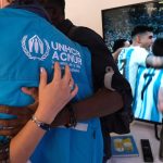 Únete a la Hinchada Solidaria: Apoyemos a 110 Millones de Refugiados