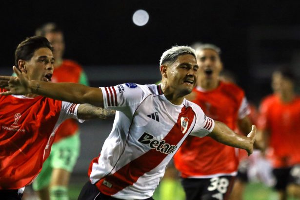 ¡Increíble! River se clasifica en el último suspiro gracias a Maxi Salas