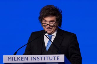 Javier Milei en Vivo: Inflación y Escándalos que Sacuden al Gobierno