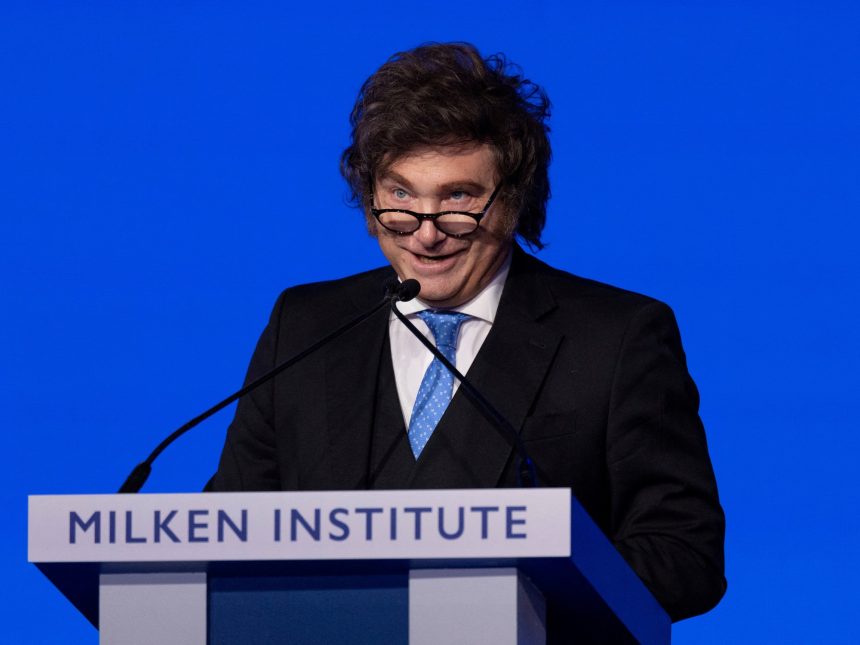 Javier Milei en Vivo: Inflación y Escándalos que Sacuden al Gobierno