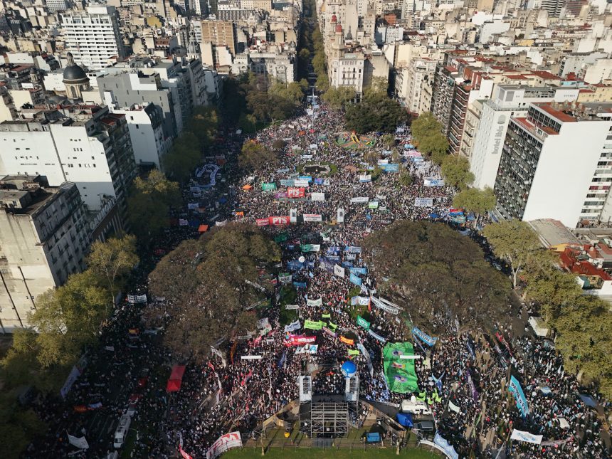 Marcha Universitaria EN VIVO: Horarios, Cortes y Detalles Clave