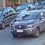 Heroica mujer se cuelga del capot para evitar robo en Ramos Mejía