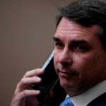 Flávio Bolsonaro solicitó fondos a banquero encarcelado para película