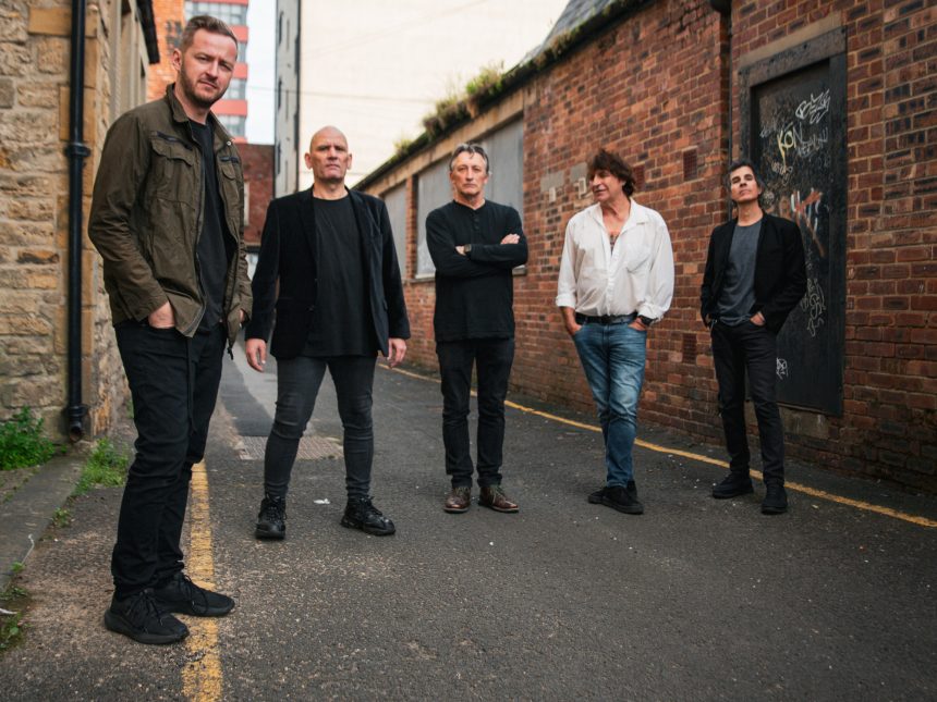 The Chameleons: La Banda de Culto Británica que Debuta en Buenos Aires