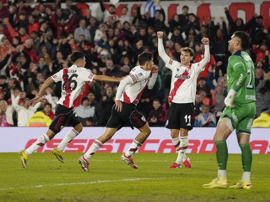 River se reinventa: venció a Gimnasia y avanza a semifinales