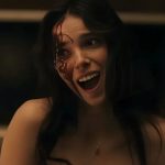 Obsesión: Terror moderno que mezcla comedia y crítica de género