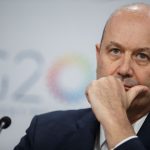 Sturzenegger defiende a Adorni y celebra la caída de la inflación