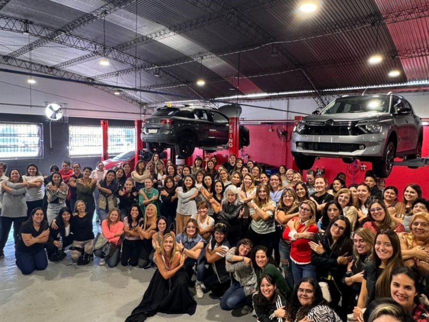Empoderando a Mujeres: La Comunidad que Elimina el Miedo a Manejar