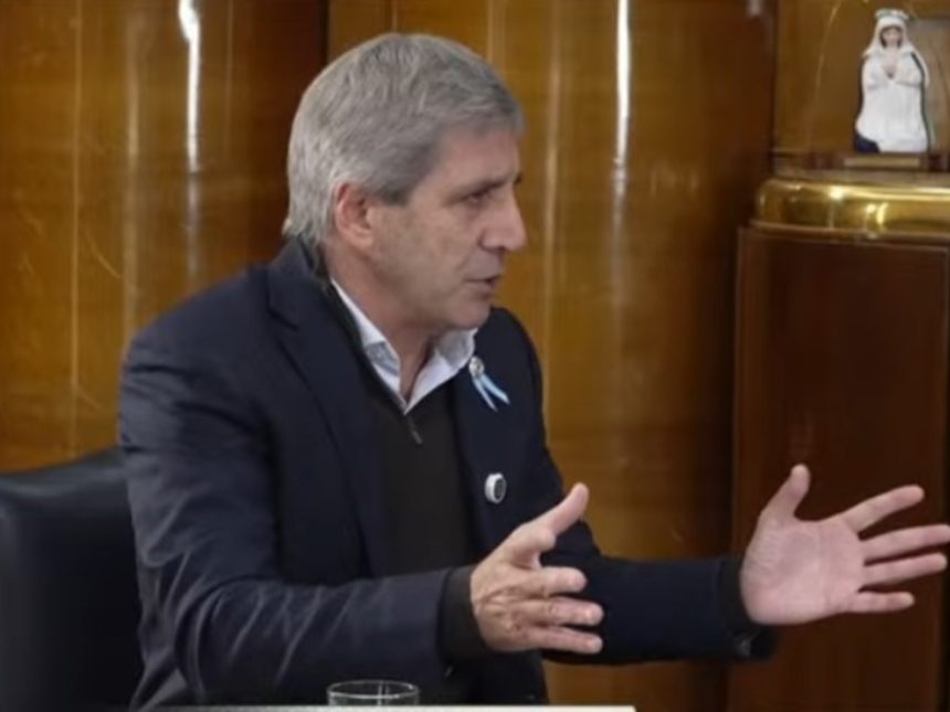Luis Caputo: El gobierno de Milei, un giro radical respecto a Macri