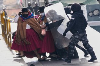 Bolivia en Crisis: Saqueos y Protestas Exigen Renuncia Presidencial