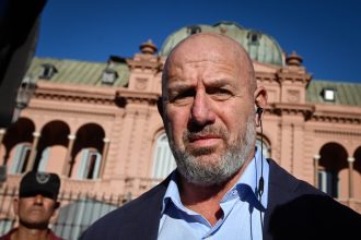 Waldo Wolff denuncia insultos y llama a víctimas de discriminación