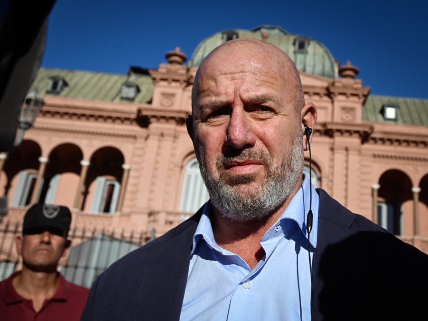 Waldo Wolff denuncia insultos y llama a víctimas de discriminación