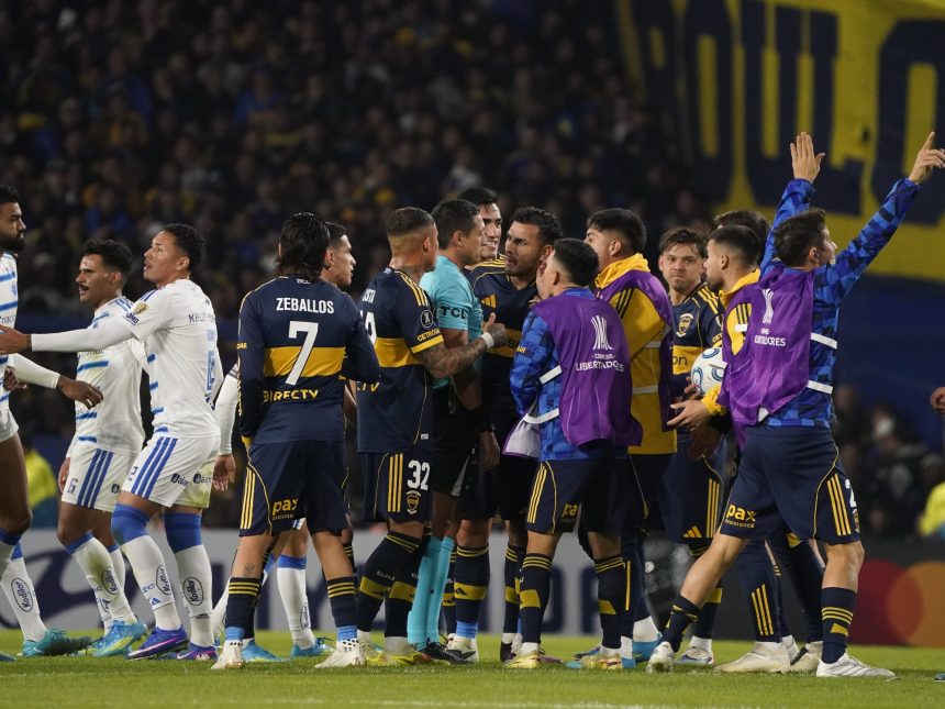 Boca estalla contra el árbitro Valenzuela: ¡penal no cobrado!