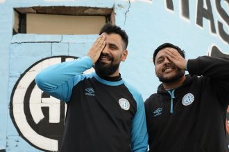 Los hinchas de Belgrano en Alberdi: ¡Rezan al Potro Rodrigo para vencer a River!