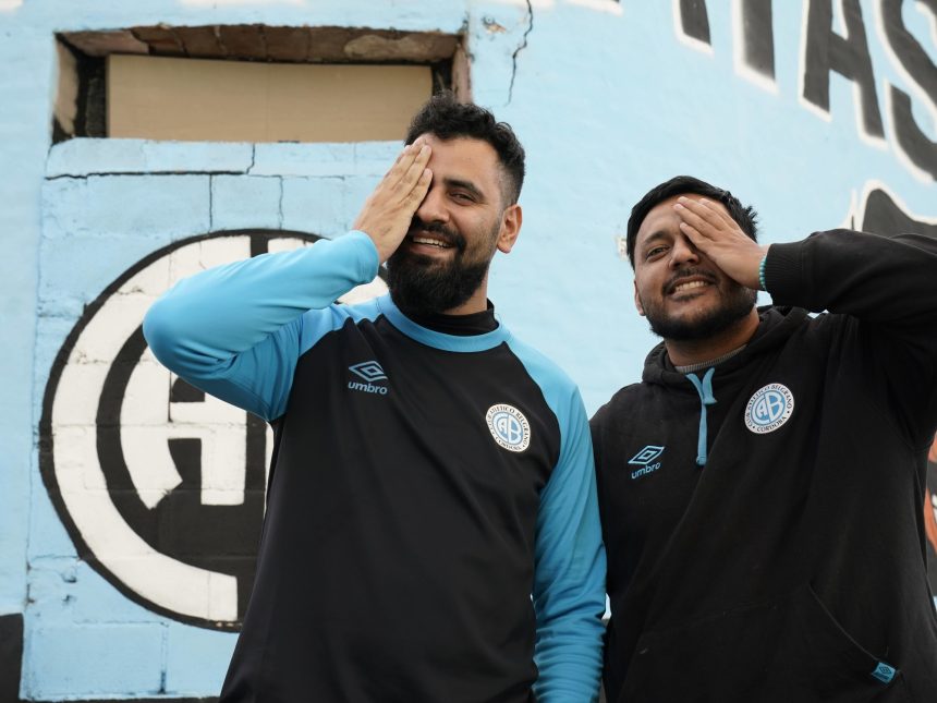 Los hinchas de Belgrano en Alberdi: ¡Rezan al Potro Rodrigo para vencer a River!
