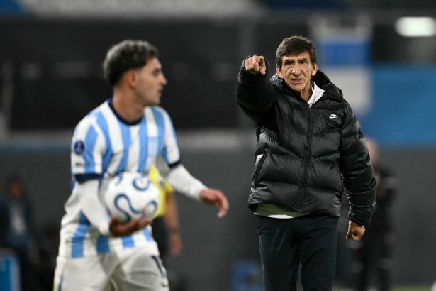 Racing cae ante Caracas en Sudamericana: Costas, al borde del abismo