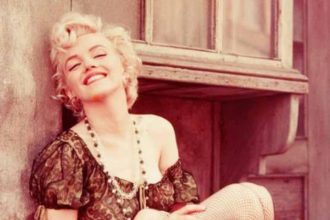 Marilyn Monroe: El Fascinante Viaje de un Ícono de Hollywood
