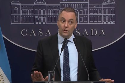Manuel Adorni: ¿Usará la Inocencia Fiscal para justificar sus ingresos?