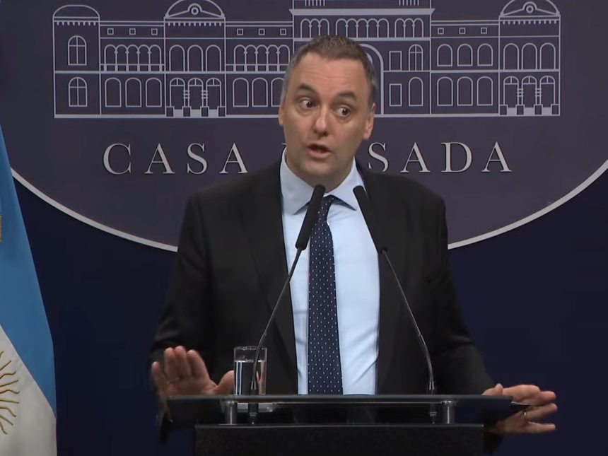 Manuel Adorni: ¿Usará la Inocencia Fiscal para justificar sus ingresos?