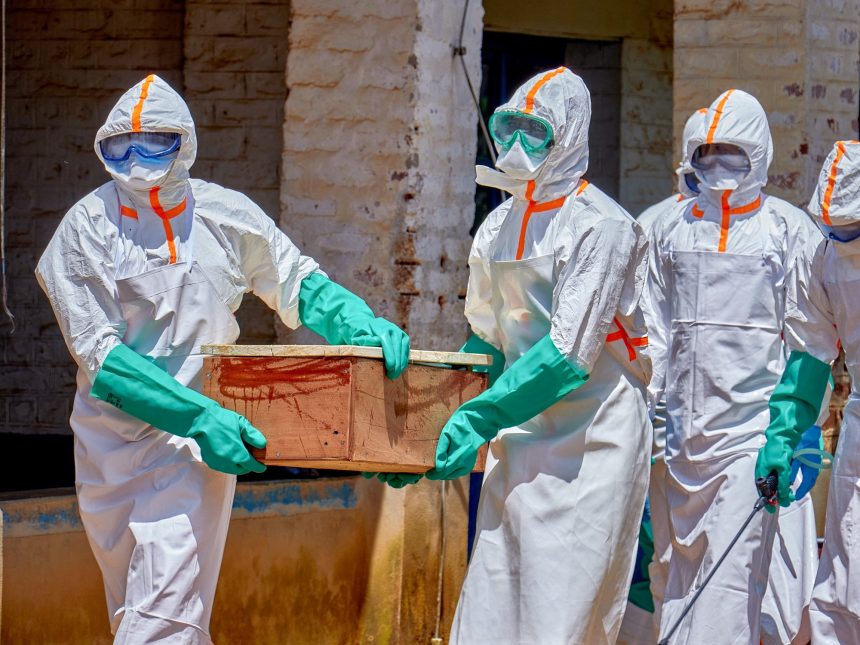 El misterio de los ataúdes: Creencias que complican el ébola en RD Congo