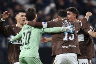 Platense hace historia en Brasil: derrota a Corinthians y avanza a octavos