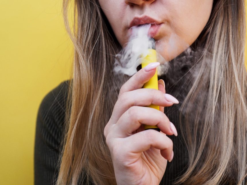 Vapeo en Argentina: Cardiólogos y pediatras advierten sobre riesgos