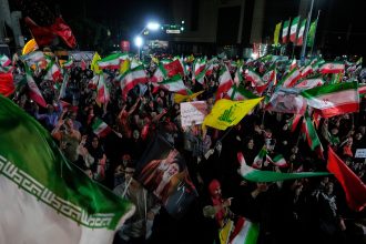 Conflicto en Irán: Halcones del régimen amenazan acuerdo con EE. UU