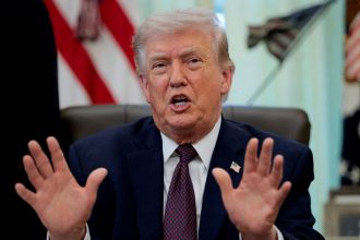 El médico de Trump revela su salud: ¡excelente, pero a dieta!