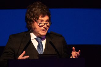 Javier Milei en Vivo: ‘Lobo con piel de cordero’ ataca al kirchnerismo