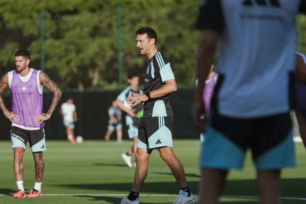 Argentina se prepara: Scaloni revela su táctica para el amistoso