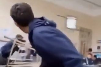 Estudiante agredió a profesor en Tandil: fracturas graves en aula