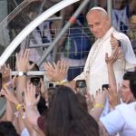 El Papa León XIV insta a medio millón de jóvenes en Madrid a ser humanos