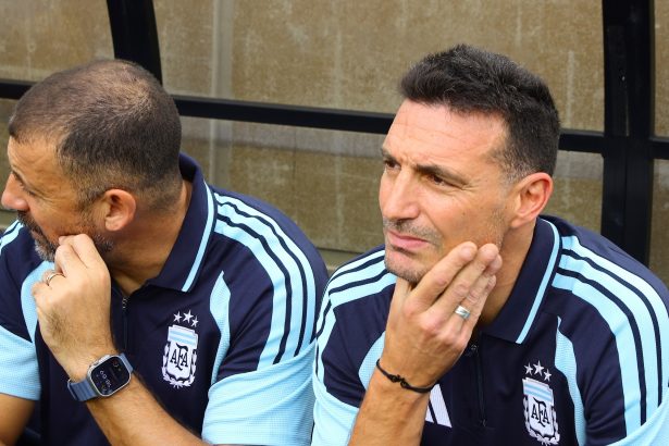 Scaloni reflexiona sobre la baja de Balerdi y sus dilemas tácticos