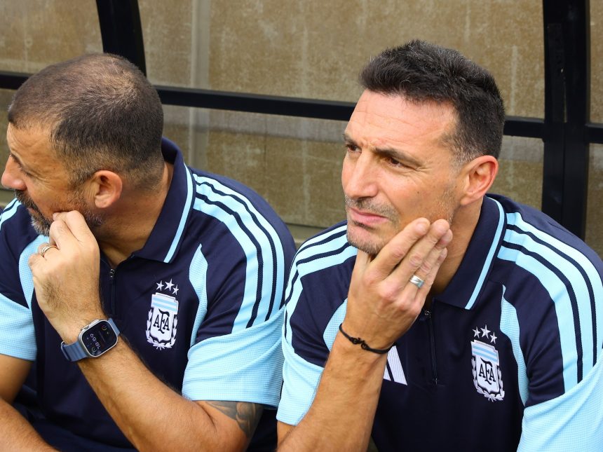 Scaloni reflexiona sobre la baja de Balerdi y sus dilemas tácticos