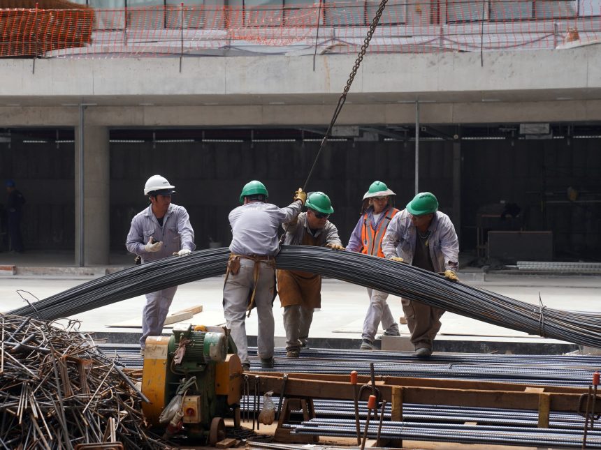 Reforma Laboral: Gobierno convoca a gremios para renegociar 100+ convenios