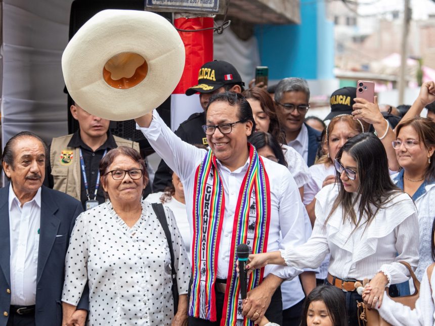 Roberto Sánchez: El ex ministro que aspira al poder en Perú