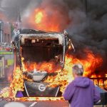 Belfast en llamas: Protestas y caos tras brutal ataque con cuchillo