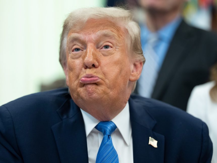 Trump lanza ataque masivo a Irán: Control total de Kharg en juego