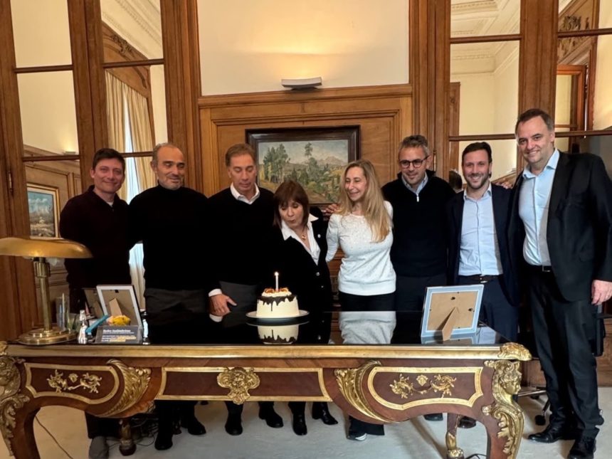 Karina Milei y Manuel Adorni celebran cumpleaños con Bullrich