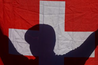 Suiza Decide: ¿Limitar a 10 Millones y Prohibir la Inmigración?